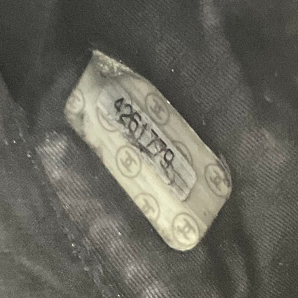 CHANEL Authentic Black Caviar Leather Logo Wallet - Picture 9 of 9